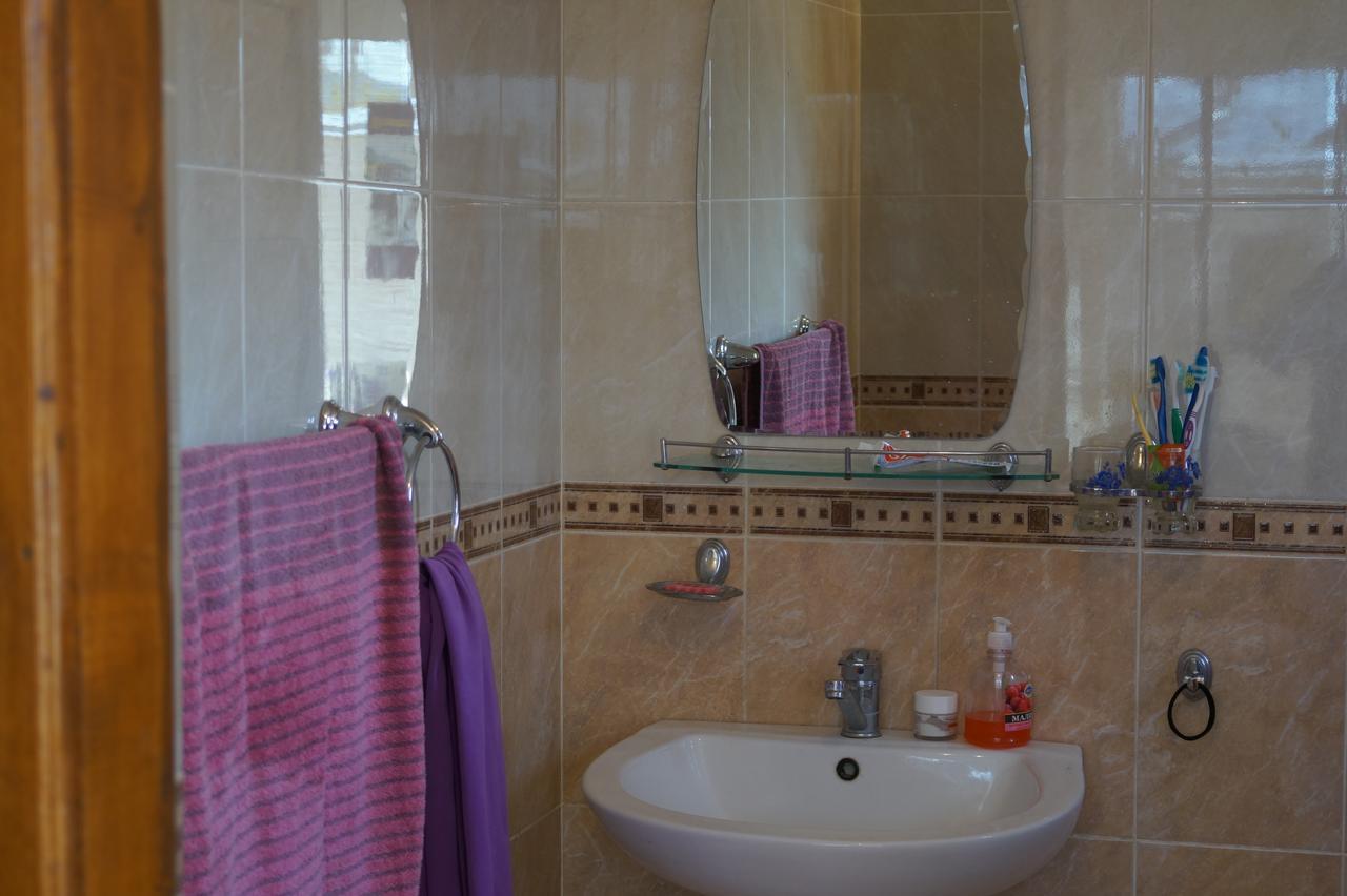 Guest House Guljan Bokonbayevo Εξωτερικό φωτογραφία